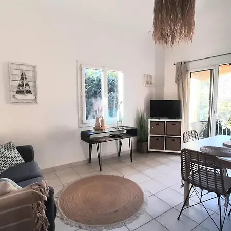 T2 Near Saint-clair For 2 People * Le Lavandou