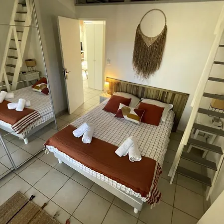 T2 Near Saint-clair For 2 People